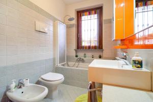 Spacious Accommodation in Lainate - 2 Large Bedrooms for 4