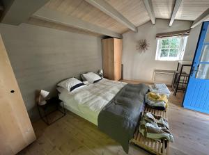 Maison Traditionnelle À Lîle DYeu