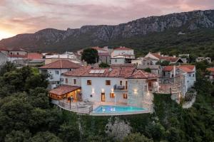 Castle with Stunning Views by AneoTravel