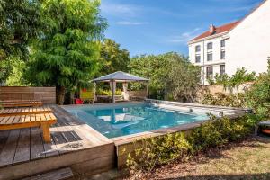 Discovery - a villa with a swimming pool that revealsits charm