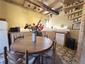 Charming gîte 2-4p with heated pool & terrace - Le Bleuet