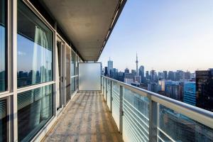 Breathtaking View 2 Bedroom in the Heart of Downtown Toronto