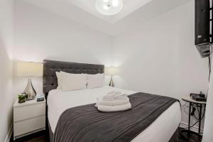 Breathtaking View 2 Bedroom in the Heart of Downtown Toronto