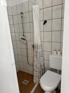 8-bed apartment