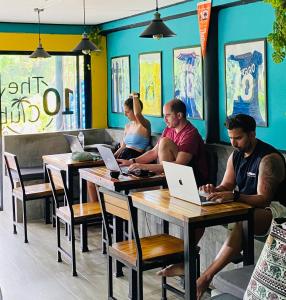 The 10 Club Hostel & Tiny Villas