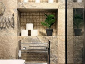 The Royal Retreat, Cameron Toll, Free Parking, Sleeps 6