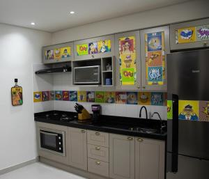 Steps from the Beach! Geek Themed Condo