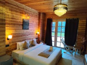 Pradhan Hotel Mirik Lake Side