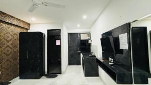 Hotel De Grand Near IGI Delhi Airport