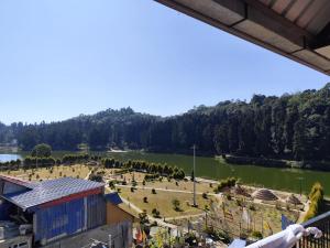 Pradhan Hotel Mirik Lake Side