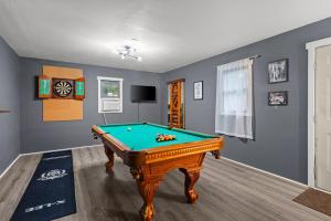 Fun & Funky Asheville Home with Pool Table, Darts