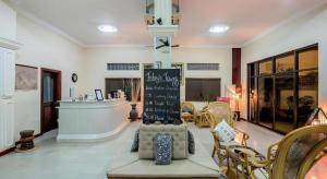 Lemongrass & Ginger Hotel