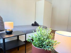 CosyHomes24 - Centrally with parking space, living room and balcony - GE11c