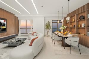 FIRST CLASS 2BR Sea & Ain Dubai Views JBR