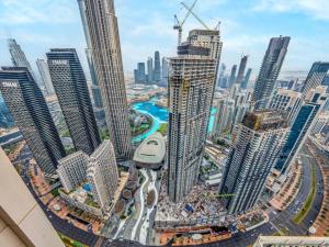 RV30 Burj Khalifa & Fountain View Pool-Gym