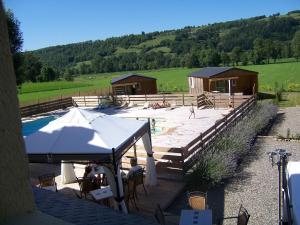 Hotels La Tour du Loup : Chambre Double avec Baignoire