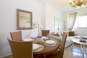 Estepona Family Apartment AVENCIA