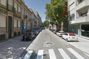 Spacious Bright Ap - no elevator