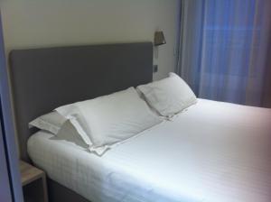 Hotels Hotel de la Couronne : Chambre Lit Queen-Size 