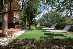 Whole estate just for you, 20m from sandy beach