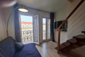 Duplex with balcony by the République tram stop