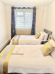 Spacious 3BR Home Hornchurch | Parking | Sleeps 5