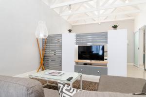 9B The Cube Executive Self-Catering Apartments