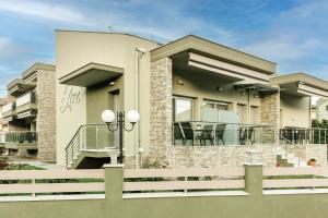 Danny Arz Apartments