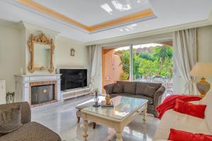 Casa El Palmeral by Finest Rentals