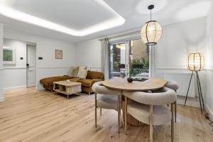 Stylish Japandi-Inspired City Apartment