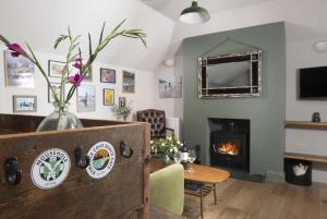 St Clements Cottage - FREE WiFi - Pets Welcome - Great Outdoor Area - Close to Sea