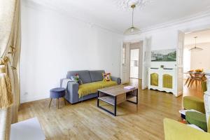 BnBNova - 3BR - Champs-Élysées & Arc de Triomphe