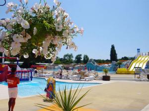 Campings Camping Les Charmettes-Mobile Home Vacances : photos des chambres