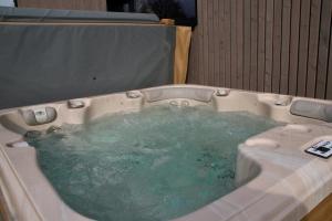 Nature Lake Village – Villa n°18 – 4 personnes avec jacuzzi