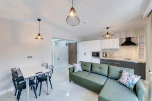 Taylan Apartments