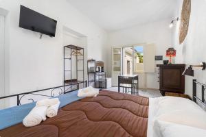 Luxar Suites & Apartments