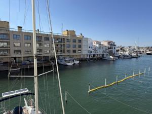 Moxo-2 habitaciones al canal