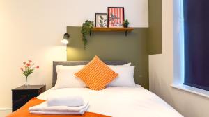 Mather Road 5 Bedroom 5 En-Suite Contractor House in Oxton by Rework Accommodation