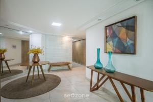 Aptos. em prédio à beira-mar na Praia do Morro - CEAs