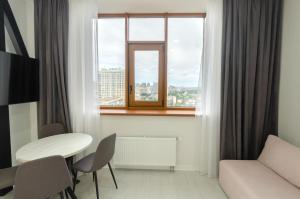 14-7 Diplomat Hall, Zhylianska 59, Kyiv centre, stunning city view, 15 kW backup power, Petrovdom Apartment