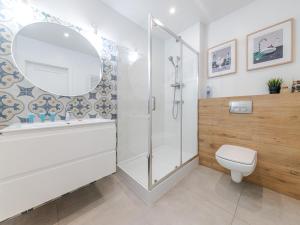 Old Town Eclectic Apartment for 6 people by BookingHost