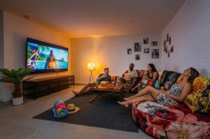 Villa de lujo con jacuzzi, cine, billar y futbolín