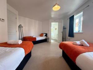 Classy 4-Bedroom Marylebone Retreat with Fast Wifi