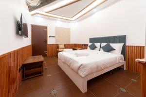 Emmanuel Residency