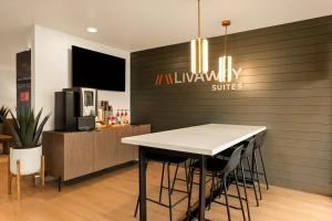 LivAway Suites Phoenix-Glendale