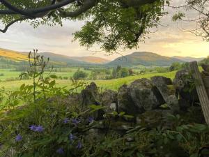 The Tabernacle, Design-led Converted Chapel with Hot Tub, Highland Perthshire