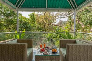 Sapphire Sands by StayVista with Pvt Pool, 4 Jacuzzi at Siolim, Goa