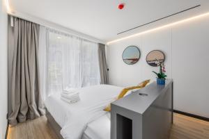 Suite Isola 1BR Pool Gym Access Harmony