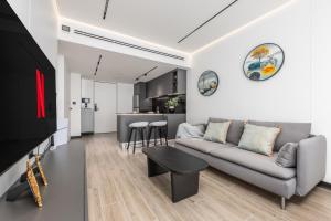 Suite Isola 1BR Pool Gym Access Harmony
