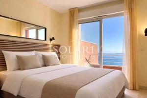 Terrace sea view swimming pool beaches on foot parking